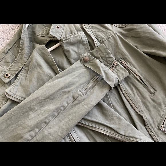 jacket - Picture 1 of 6